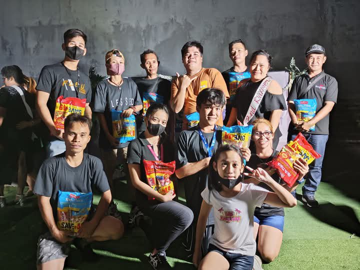 Vincent with friends and teammates during his time as a sales marketing agent at GNP1 Inc., Globe Broadband Telecom